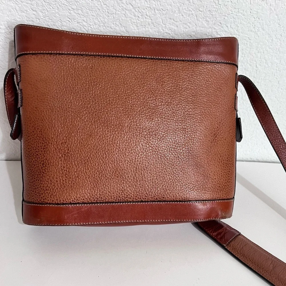 Vintage Land Brown Cognac Leather Messenger Crossbody Purse Handbag Unisex